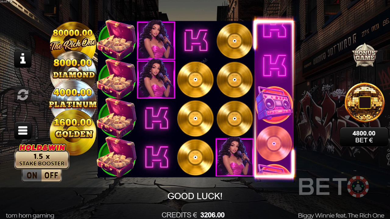 بيجي ويني الفذ. مراجعة The Rich One بواسطة BETO Slots