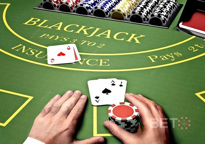 يمكن أن يكون لعب Blackjack عبر الإنترنت ممتعًا ومثيرًا مثل ألعاب Blackjack الأرضية